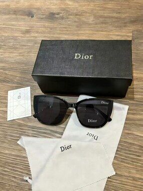 Dior Signature Logo Black Shades